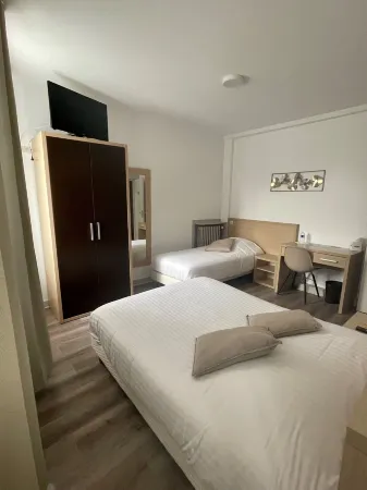 Hôtel du Commerce Отели в г. Фекан