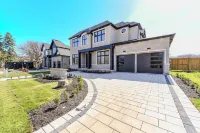 Elite 5 BR, Lake, Gym, Sauna, Mov Thtr, OutD FP & Ktcn, Kids play rm