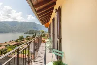 Lake View Terrace Apartment