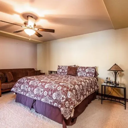 Riverfront Oasis Guest House, one bedroom with dock