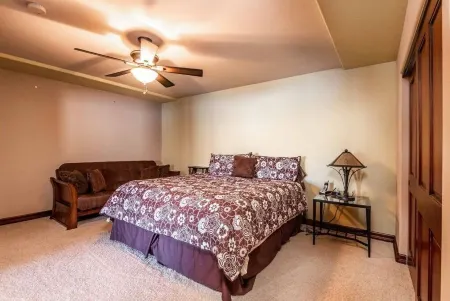 Riverfront Oasis Guest House, one bedroom with dock