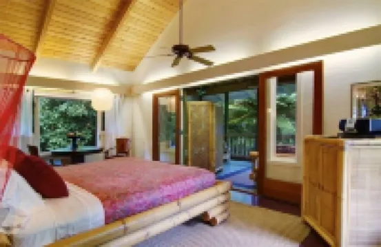 Tropical Romance... Lush Gardens.... in Heavenly Hana, Maui โรงแรมใกล้Hamoa Beach