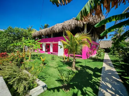 Tata Lolo Отели в г. Толу