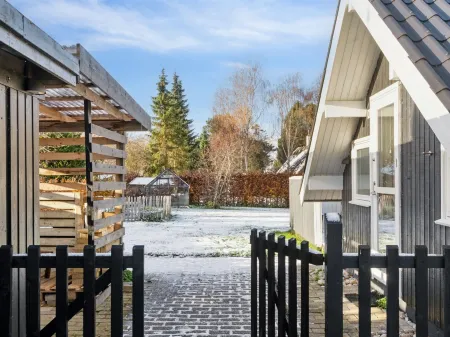 "Janik" - 1.3km from the sea Отели в г. Graested