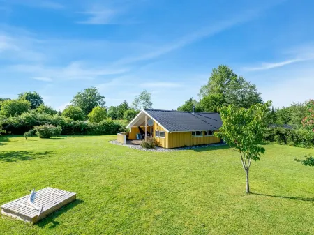 "Guja" - 250m from the sea Отели в г. Faxe Ladeplads