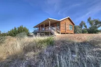 Rocky Ridge Cedar Cabin with Hot Tub & Amazing Views Hotels in Fredericksburg