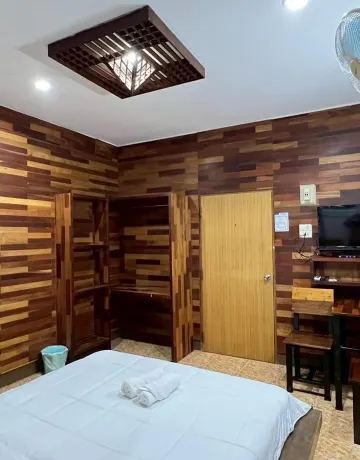 ห้องเตียงใหญ่ พร้อมห้องน้ำส่วนตัว