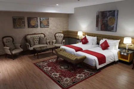 Ramada by Wyndham Yogyakarta Отели в г. Sleman