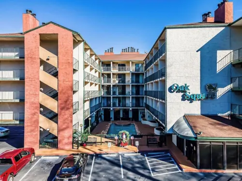 Walking distance to restaurants, shopping and the Parkway 214)