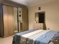 Hidden Gem 2BR with pool access โรงแรมใน