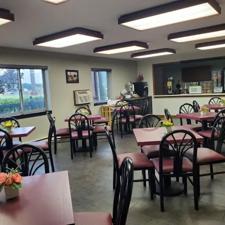 River Hill Inn & Suites