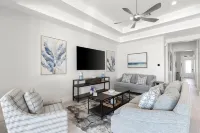 Brand New Luxury Pool & Spa Home Near Beach!