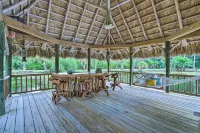 Merritt Island Oasis 5 Mi to Satellite Beach! - Spa