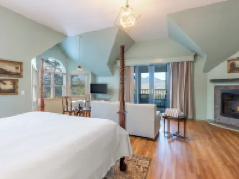 Nordic Village Condominium Resort Hotels in Bartlett