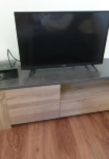 Large F1 refurbished Porte de Paris 17eme