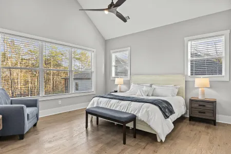 Lakeside Haven with Gourmet Kitchen