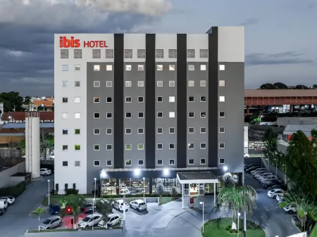 Ibis Uberaba Отели в г. Убераба