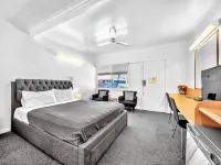 Shell Motel (Pearly Shell Motel) Hotels in Bowen
