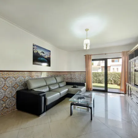 Residential Cul-De-Sac Walking Distance to Centre, Private Pool, Free AC & Wifi
