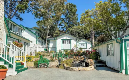 Carmel Green Lantern Inn