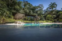 Kuyana Amazon Lodge - Pools