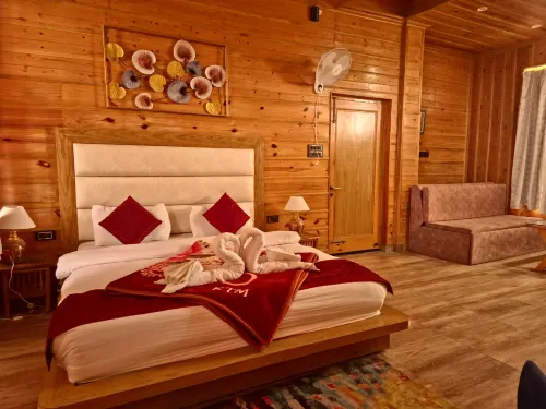 The Royals Apricot Garden Hotel a Tehri Range