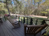 Peaceful Seasonal Wooded Nature Cottage close to everything