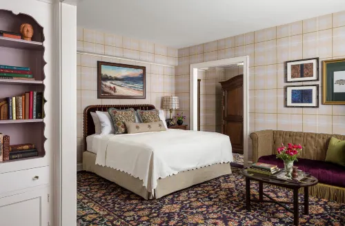 Graduate by Hilton Evanston Hotels in Evanston