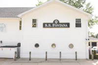 Heaven on Earth! 2 Bdr Fontana Flat, Walk to Lake - 3 stjerner