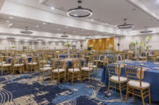 DoubleTree by Hilton Bakersfield