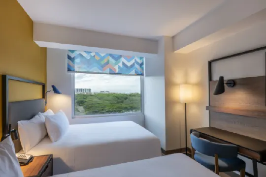 Tru by Hilton Cali Sur