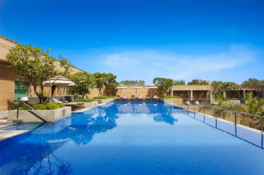 古爾岡皇冠假日飯店 住宿飯店