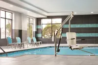 Holiday Inn Express & Suites NORFOLK AIRPORT by IHG - piscina