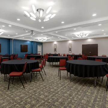 Hampton Inn & Suites Seattle/Federal Way Отели в г. Кинг