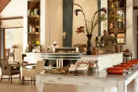 STORY Seychelles - breakfast