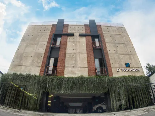 Dparagon Pogung F Hotels in Mlati