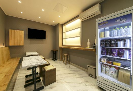 군산 숙소 내부 비교 사진