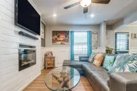 Centrally Located Raleigh Townhome w/ Pool Access - Condos