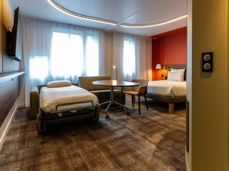 Novotel Suites Reims Centre Отели рядом с достопримечательностью «Реймсский собор»