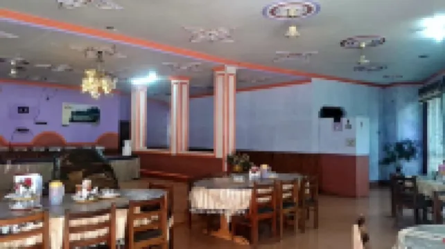 미드 웨이 투어리스트 & 리조트