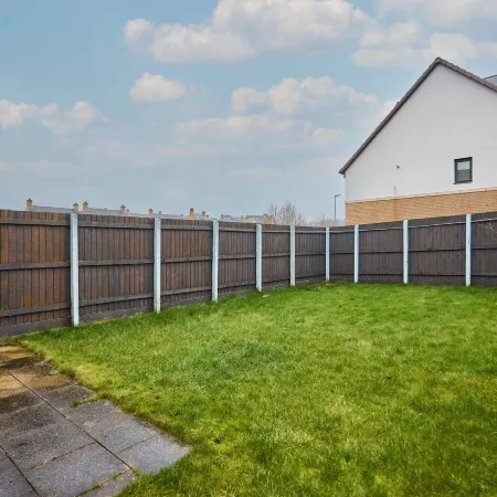 Modern Home with Garden, Corby