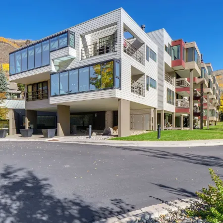 1 Mi to Vail Ski Resort: Condo w/ Resort Perks!