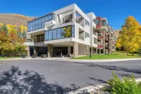 1 Mi to Vail Ski Resort: Condo w/ Resort Perks!