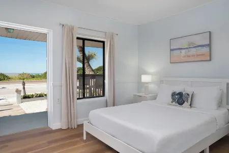 Sabal Palms Inn Отели рядом с достопримечательностью «Tierra Verde Light»