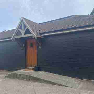 Charming 2BD Country Bungalow on Working Farm in Kent Countryside Hotel Exterior