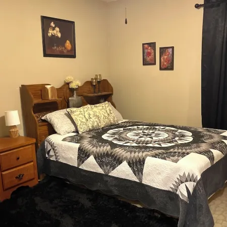 Enjoy a Cozy Holiday Getaway in Our Peaceful Rural Home.