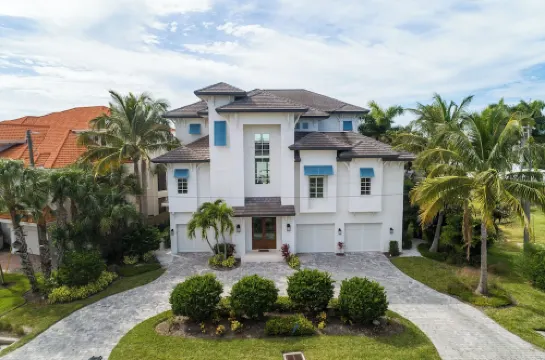 Bayfront Luxury – 5Br, Heated Saltwater Pool, Spa, Gulf Access & Walk to Beach