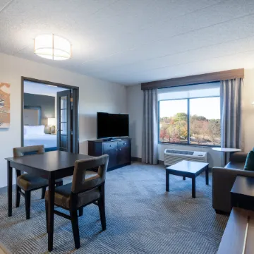 Holiday Inn & Suites CHICAGO NORTHWEST - ELGIN by IHG
