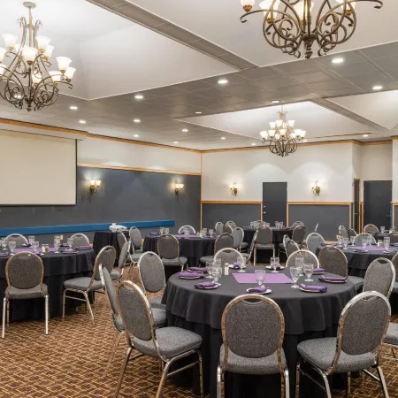 Sternwheeler Hotel & Conference Centre, Trademark by Wyndham