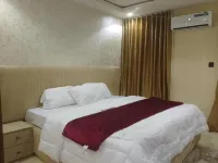 Aquarian 2 Bedrooms Apartment - Scenic